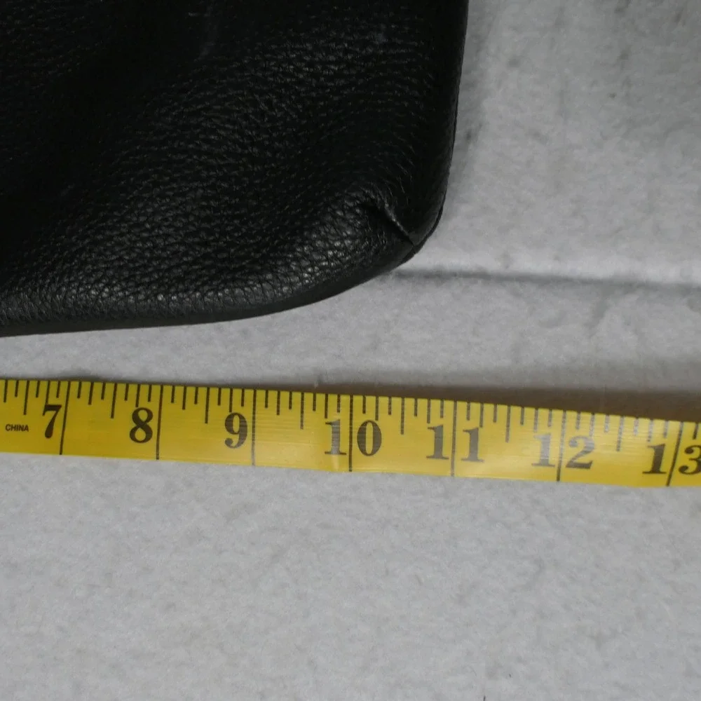 Calvin Klein Womens Crossbody Bag M Black Pebbled Leather Minimalist Travel